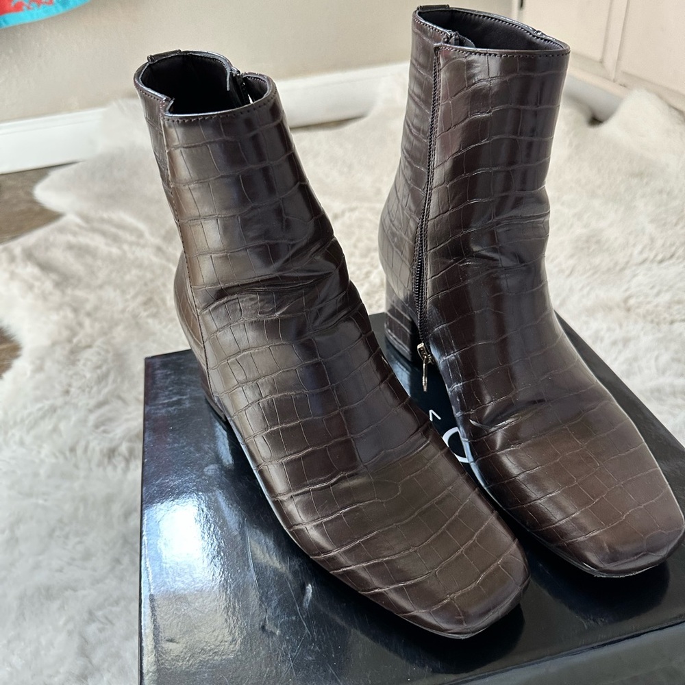 Jones New York Chocolate Croc-Pattern Heeled Boots